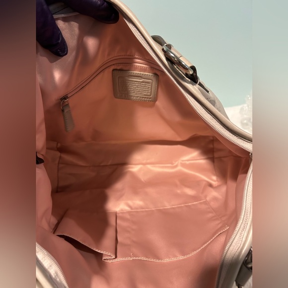 Coach shoulder bag large size. Authentic & pre-owned. - Picture 3 of 6